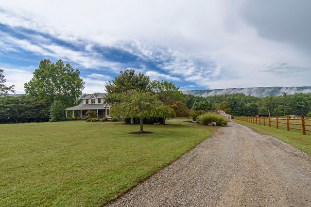 7083 Foxfire RD, Catawba, VA 24070