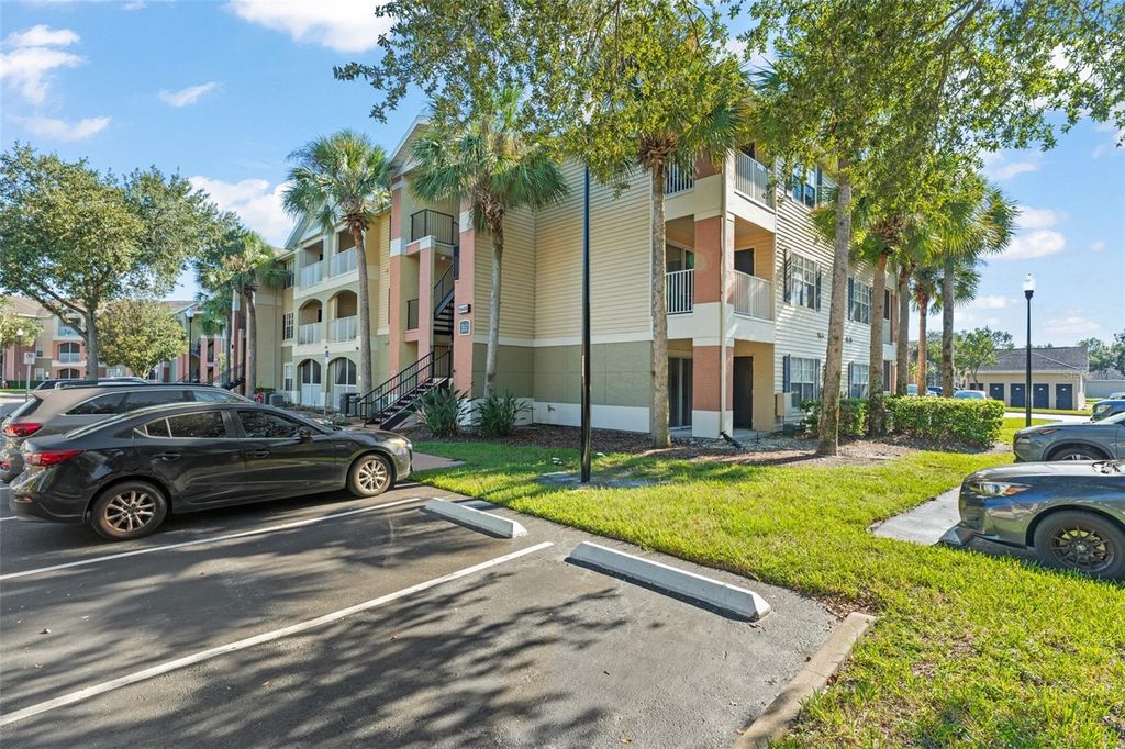 1949 SUMMER CLUB DRIVE 211, Oviedo, FL 32765