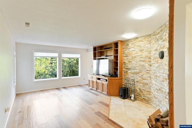 2545 NW Windsor Pl, Corvallis, OR 97330