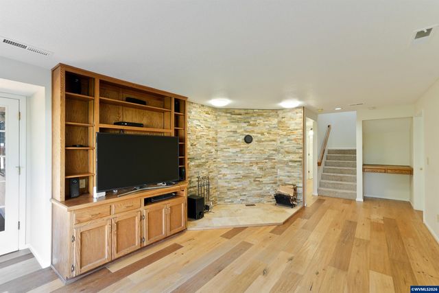 2545 NW Windsor Pl, Corvallis, OR 97330