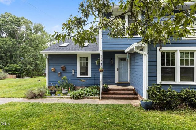 2214 Pathway Drive, Chapel Hill, NC 27516