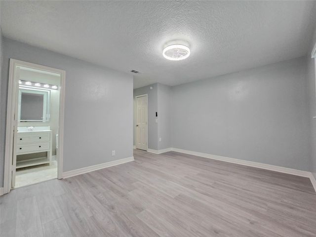 7007 Bellaire Boulevard, Houston, TX 77074