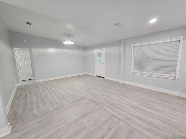 7007 Bellaire Boulevard, Houston, TX 77074