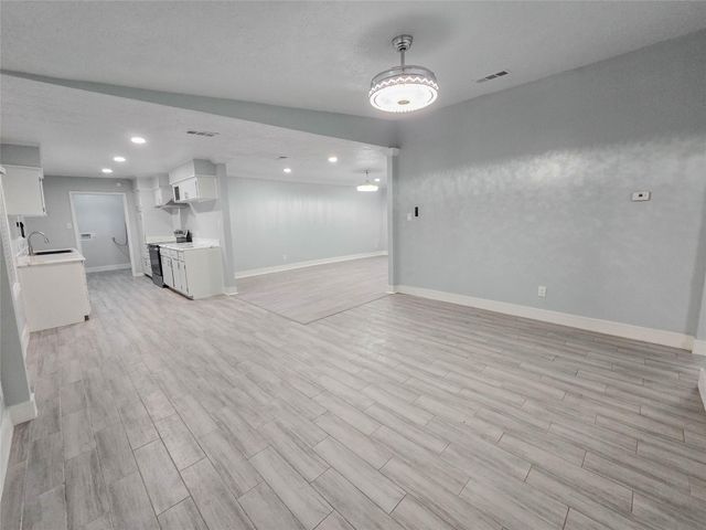 7007 Bellaire Boulevard, Houston, TX 77074
