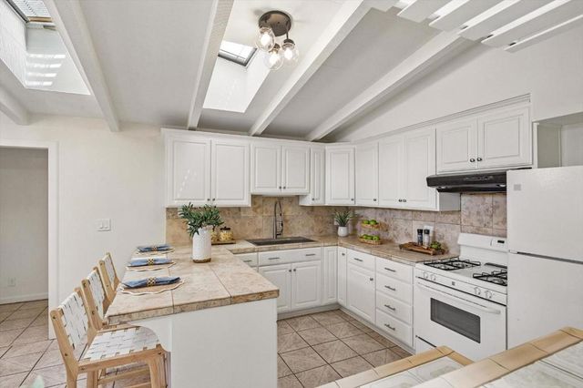 1138 Stoneylake Court, Sunnyvale, CA 94089