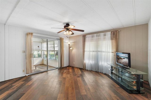 304 IVANHOE CIRCLE, Lady Lake, FL 32159