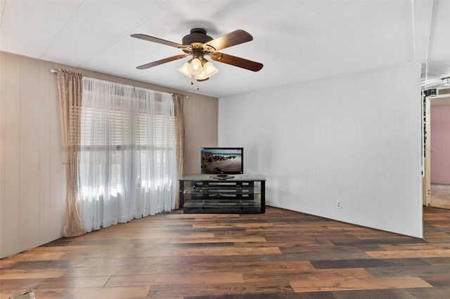 304 IVANHOE CIRCLE, Lady Lake, FL 32159