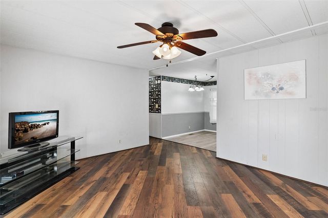 304 IVANHOE CIRCLE, Lady Lake, FL 32159