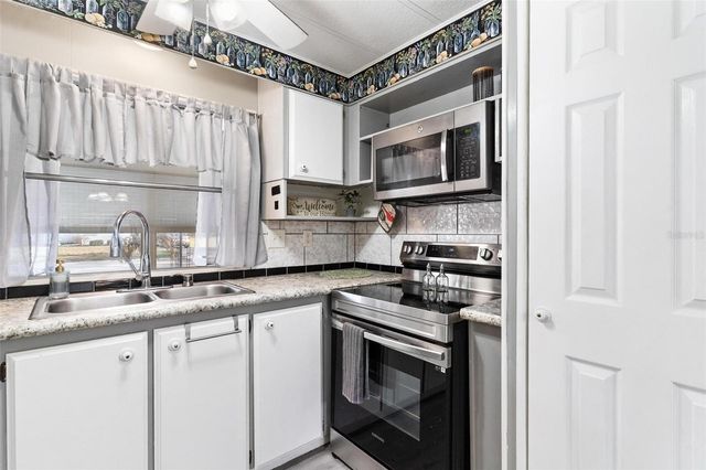 304 IVANHOE CIRCLE, Lady Lake, FL 32159