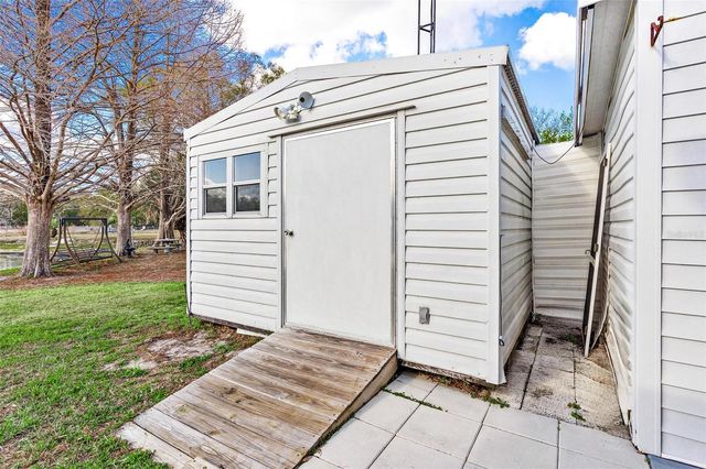 304 IVANHOE CIRCLE, Lady Lake, FL 32159