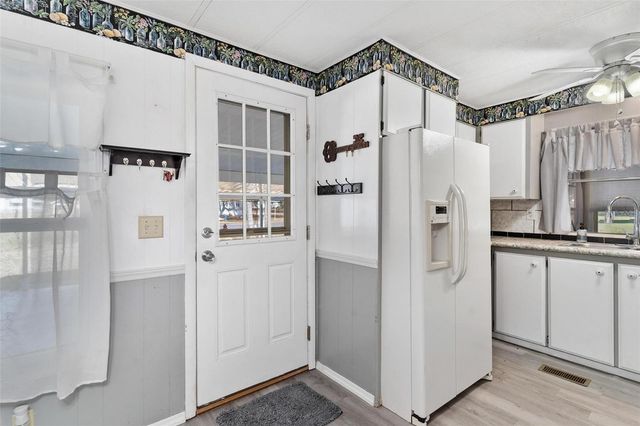 304 IVANHOE CIRCLE, Lady Lake, FL 32159