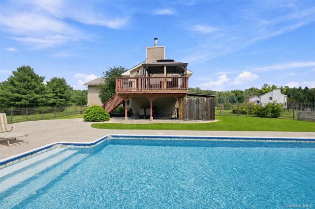 13 James Wilkinson Road, Rock Tavern, NY 12575