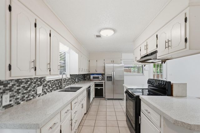 450 Plum Hollow Boulevard, Hot Springs, AR 71913