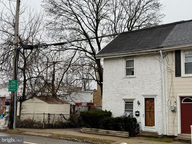 573 SHAWMONT AVE, Philadelphia, PA 19128