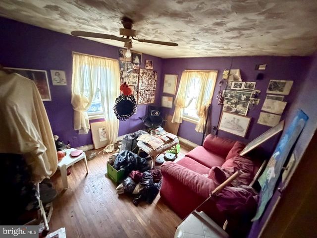 573 SHAWMONT AVE, Philadelphia, PA 19128