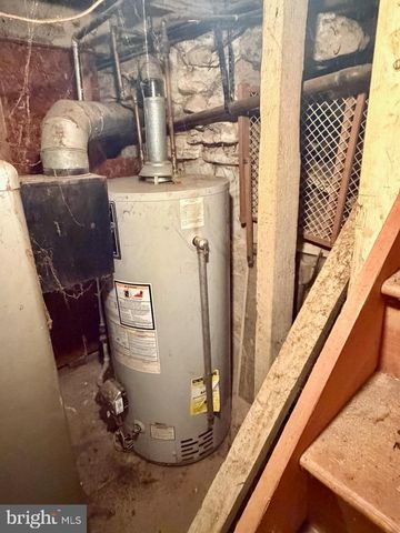 573 SHAWMONT AVE, Philadelphia, PA 19128