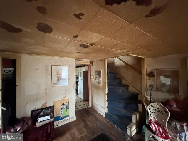 573 SHAWMONT AVE, Philadelphia, PA 19128