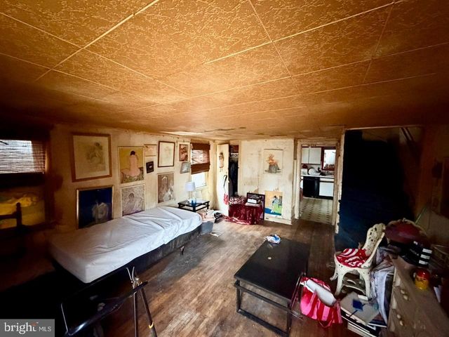 573 SHAWMONT AVE, Philadelphia, PA 19128