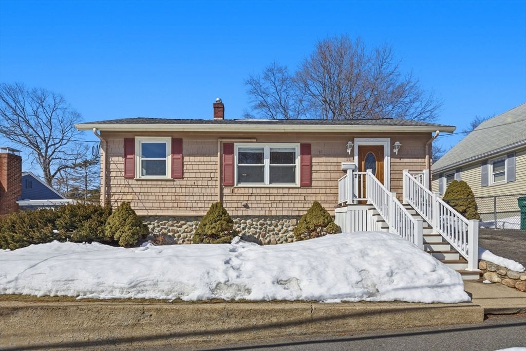30 Longwood Rd, Lynn, MA 01904