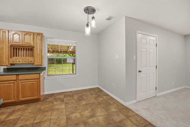 1414 W Torrey Street, Granbury, TX 76048