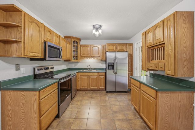 1414 W Torrey Street, Granbury, TX 76048