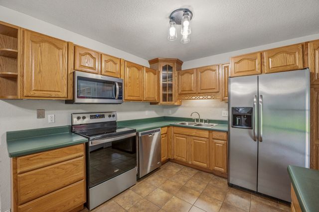 1414 W Torrey Street, Granbury, TX 76048