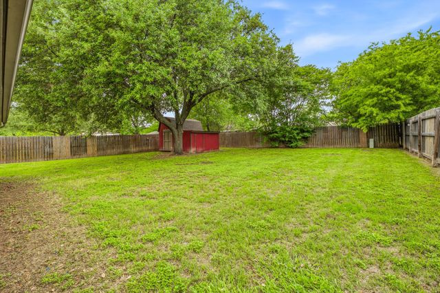 1414 W Torrey Street, Granbury, TX 76048