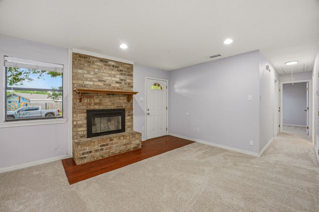 1414 W Torrey Street, Granbury, TX 76048