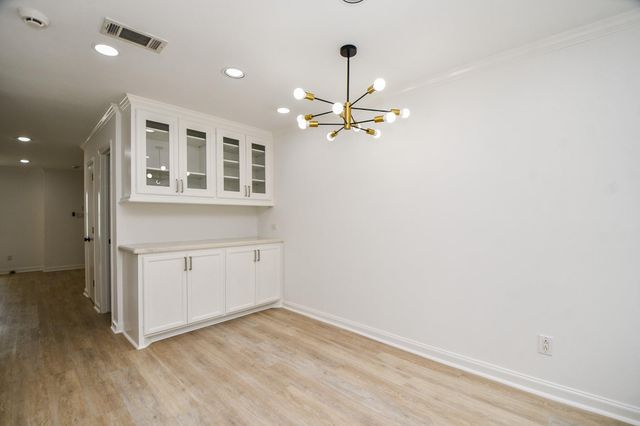 6114 Kirby Drive, Houston, TX 77005