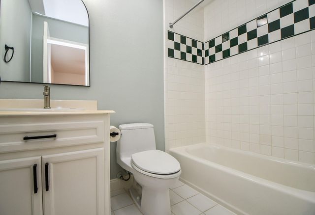 6114 Kirby Drive, Houston, TX 77005
