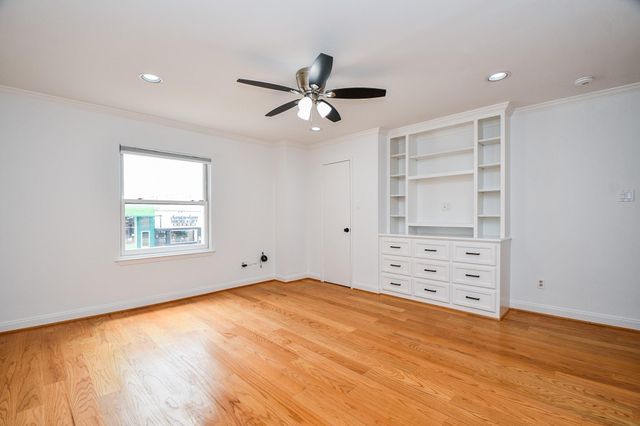 6114 Kirby Drive, Houston, TX 77005