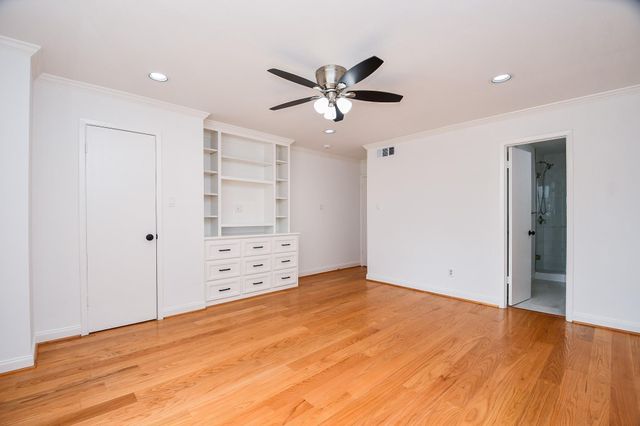 6114 Kirby Drive, Houston, TX 77005