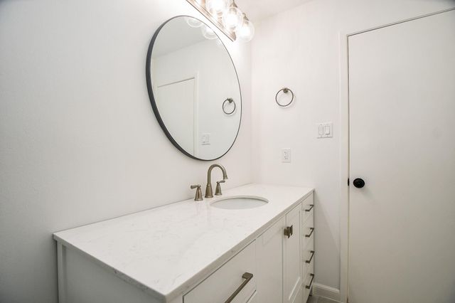 6114 Kirby Drive, Houston, TX 77005