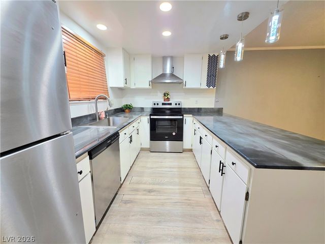 3275 Arville Street C, Las Vegas, NV 89102