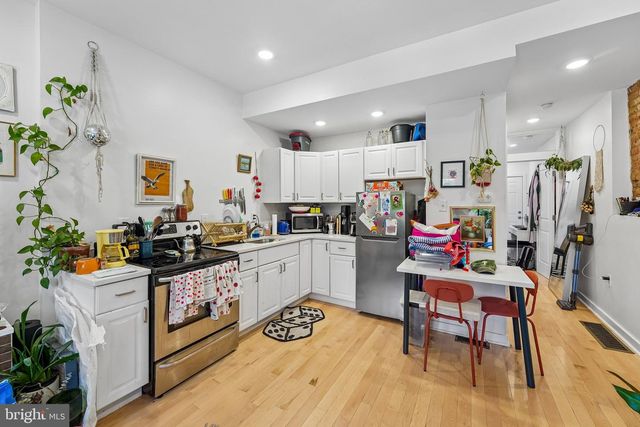 2201 E HUNTINGDON ST, Philadelphia, PA 19125