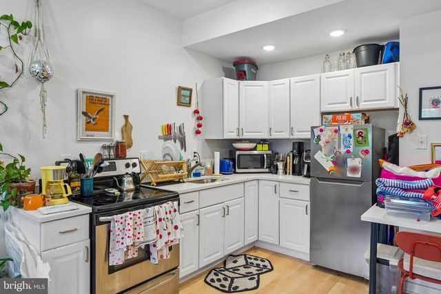 2201 E HUNTINGDON ST, Philadelphia, PA 19125