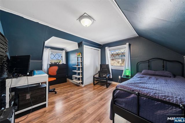182 Carlson Place, Bergenfield, NJ 07621