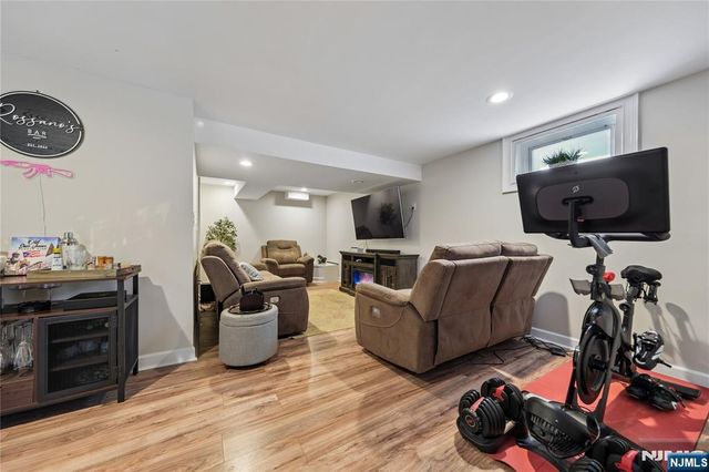 182 Carlson Place, Bergenfield, NJ 07621