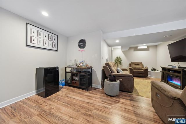 182 Carlson Place, Bergenfield, NJ 07621