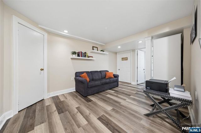 182 Carlson Place, Bergenfield, NJ 07621