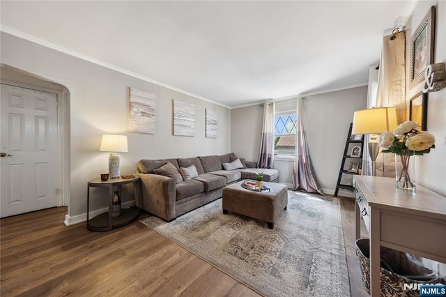 182 Carlson Place, Bergenfield, NJ 07621