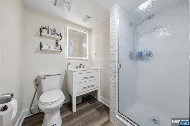 182 Carlson Place, Bergenfield, NJ 07621