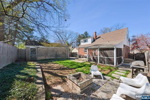 182 Carlson Place, Bergenfield, NJ 07621