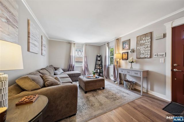 182 Carlson Place, Bergenfield, NJ 07621
