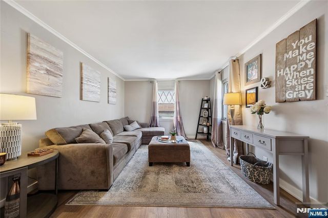 182 Carlson Place, Bergenfield, NJ 07621