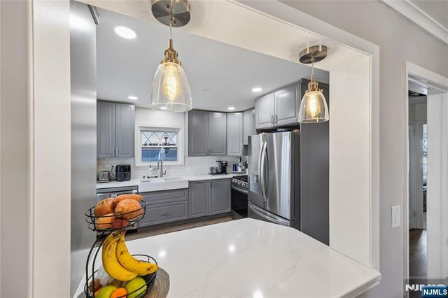 182 Carlson Place, Bergenfield, NJ 07621