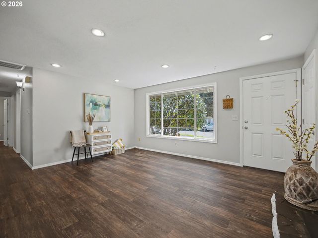 815 Ne 25TH St, Gresham, OR 97030