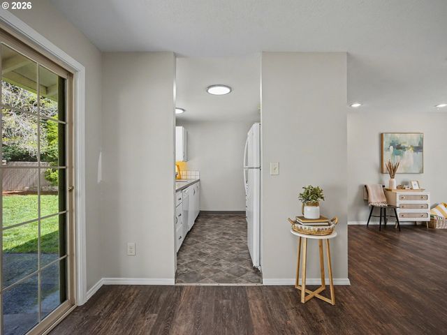 815 Ne 25TH St, Gresham, OR 97030