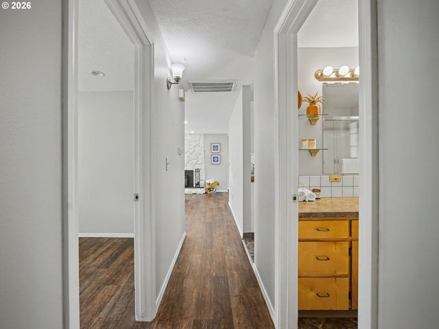 815 Ne 25TH St, Gresham, OR 97030