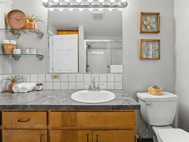 815 Ne 25TH St, Gresham, OR 97030